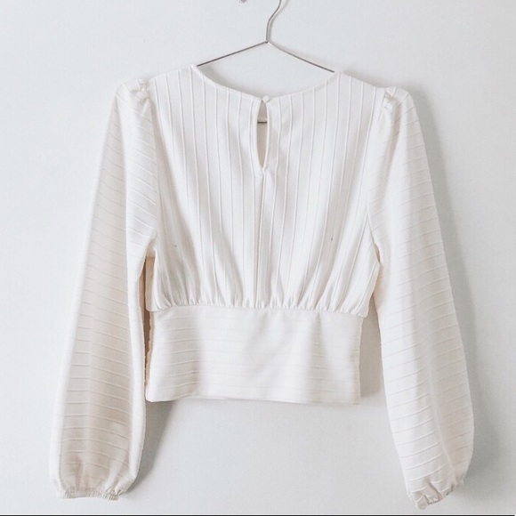 H&M • Bell Sleeve 70’s Style Top - Picture 2 of 4